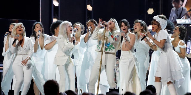 Kesha and the performers also wore white in support of the "Me Too" movement.
