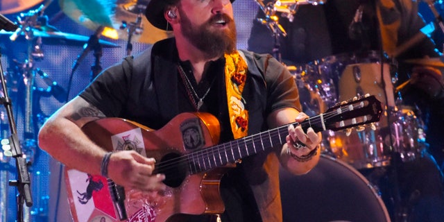 Zac Brown of the Zac Brown Band performs "Homegrown" during the 2015 CMT Awards in Nashville, Tennessee June 10, 2015. REUTERS/Harrison McClary - RTX1G0EH