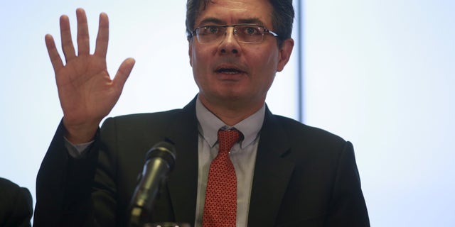 Colombia's Health Minister Alejandro Gaviria speaks about the Zika virus during a news conference in Bogota, Colombia January 20, 2016. REUTERS/John Vizcaino