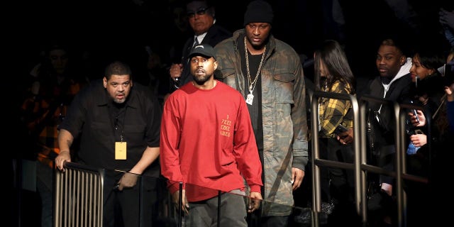 Kanye West shared a photo of him and Lamar Odom in New York City in 2016 in a series of tweets he posted during his Twitter comeback.