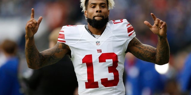 Lena Dunham accused Odell Beckham Jr., a New York Giants wide receiver, of ignoring her at a gala because of her appearance. She later apologized.