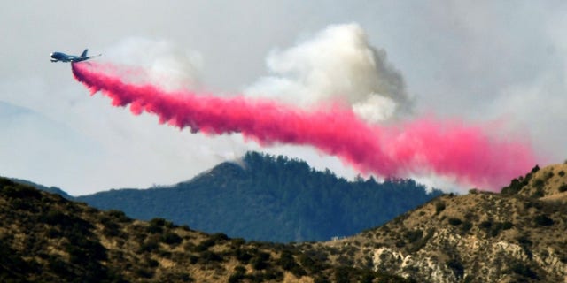 d3677693-USA-WILDFIRES/