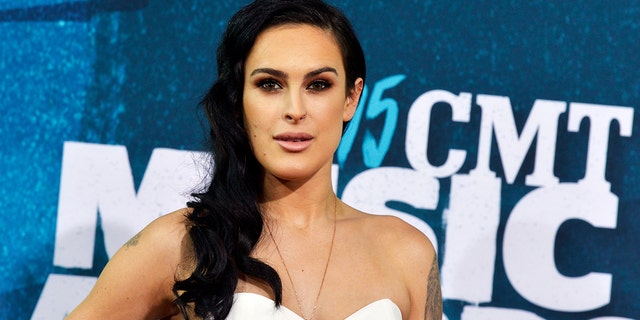 Rumer Willis saapuu 2015 CMT Awards Nashville, Tennessee kesäkuu 10, 2015.