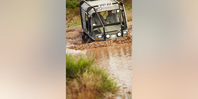 Driving the ArgoCat, Gleneagles.