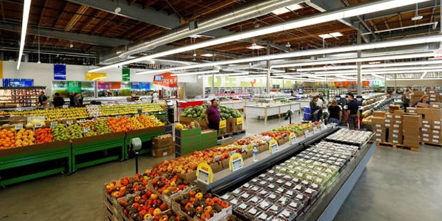 The interior of a 365 by Whole Foods Market grocery store is pictured ahead of its opening day in Los Angeles, U.S., May 24, 2016. REUTERS/Mario Anzuoni - RTSFTXB