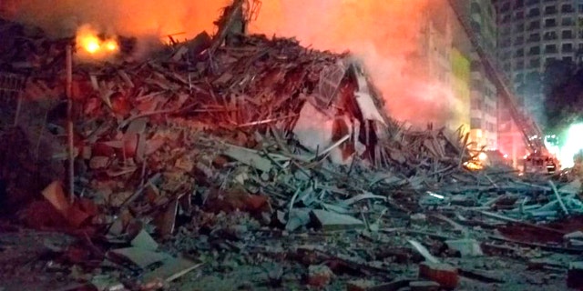 The building collapsed. It is unclear how many victims there were.