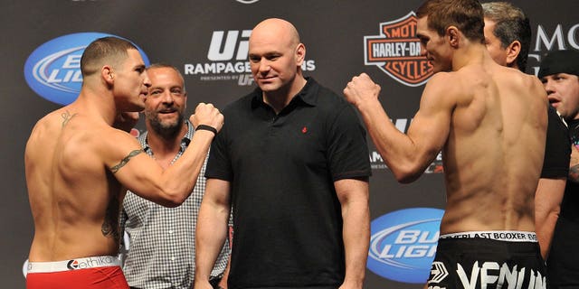 LAS VEGAS - MAY 28: UFC fighter Diego Sanchez (L) faces off against UFC fighter John Hathaway (R) at UFC 114: Rampage versus Rashad at the Mandalay Bay Hotel on May 28, 2010 in Las Vegas, Nevada. (Photo by Jon Kopaloff/Getty Images)