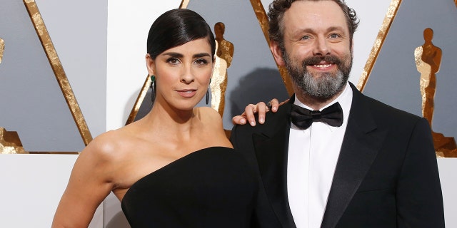 Sarah Silverman arrives with partner Michael Sheen at the 88th Academy Awards in Hollywood, California February 28, 2016.