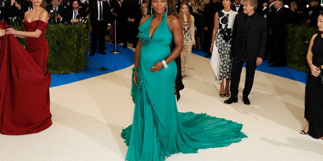 Metropolitan Museum of Art Costume Institute Gala - Rei Kawakubo/Comme des Garcons: Art of the In-Between - Arrivals - New York City, U.S. - 01/05/17 - Serena Williams. REUTERS/Lucas Jackson - RTS14PXO
