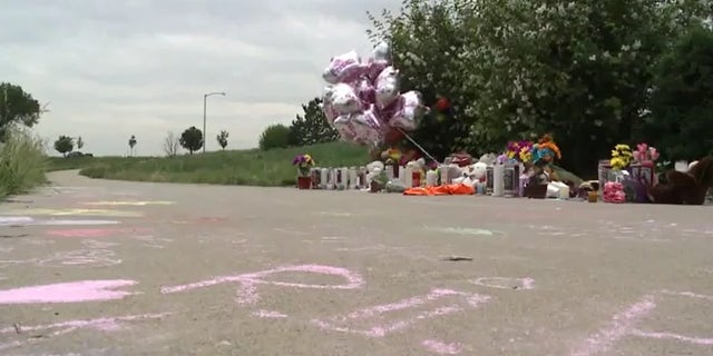 Sidewalk memorial for Kiaya Campbell. (Fox 31 Denver)