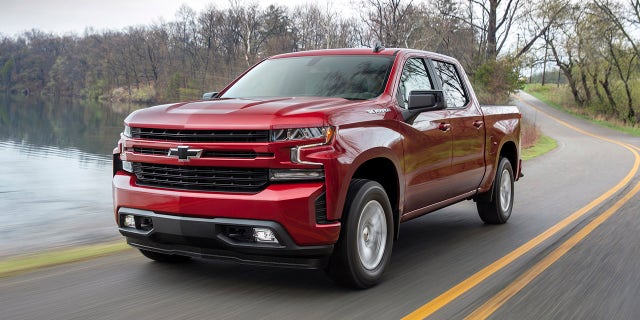 The 2019 Silverado RST comes standard with an all-new, advanced 2.7L Turbo engine Active Fuel Management and stop/start technology, paired with an eight-speed automatic transmission. Available 5.3L V-8 engine is paired with an eight-speed transmission and featured industry-first Dynamic Fuel Management (DFM) with 17 different modes of cylinder deactivation. An all-new Duramax 3.0L Turbo Diesel with start/stop technology paired with a 10-speed transmission will be available as an option in early 2019