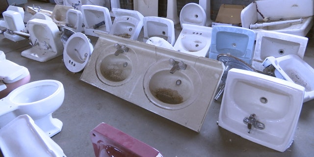 Various vintage bathroom sinks for sale at Rescued Relics in Montgomery, Ala.