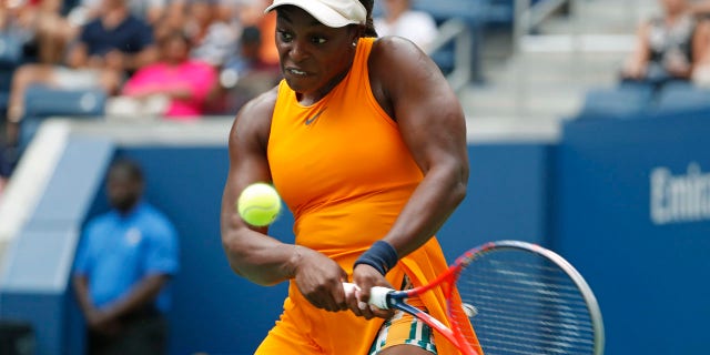 Sloane Stephens' defense of her U.S. Open title was off to a successful start.