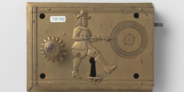 John Wilkes (locksmith), Detector lock with key, c. 1675 - c. 1700. (Rijksmuseum, Amsterdam)