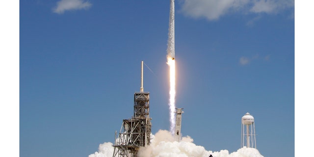 After launching, the Dragon will reach its preliminary orbit and early Wednesday morning it will arrive and dock at the Station.