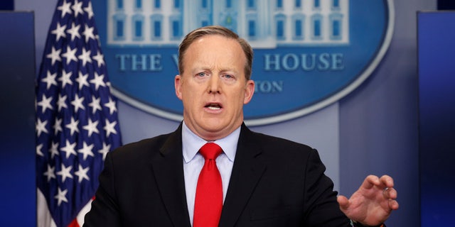 White House spokesman Sean Spicer holds a press briefing at the White House in Washington, U.S., February 3, 2017. (REUTERS/Kevin Lamarque)