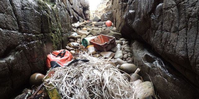 The Scotland National Heritage is now urging beach-goers to pick up any marine waste they find along the coast.