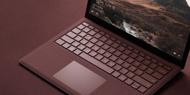 Surface Laptop (Microsoft)