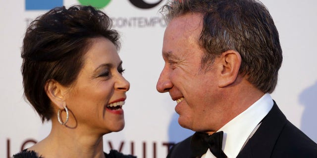 Actress Jane Hajduk and actor Tim Allen attend MOCA's 35th Anniversary Gala presented by Louis Vuitton at The Geffen Contemporary at MOCA in Los Angeles March 29, 2014. REUTERS/Jonathan Alcorn (UNITED STATES - Tags: ENTERTAINMENT FASHION) - RTR3J5NR
