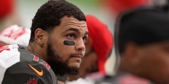 GLENDALE, AZ - SEPTEMBER 18: Wide receiver Mike Evans #13 of the Tampa Bay Buccaneers watches from the sidelines during the NFL game against the Arizona Cardinals at the University of Phoenix Stadium on September 18, 2016 in Glendale, Arizona. (Photo by Christian Petersen/Getty Images)