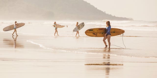 walking the surfboard