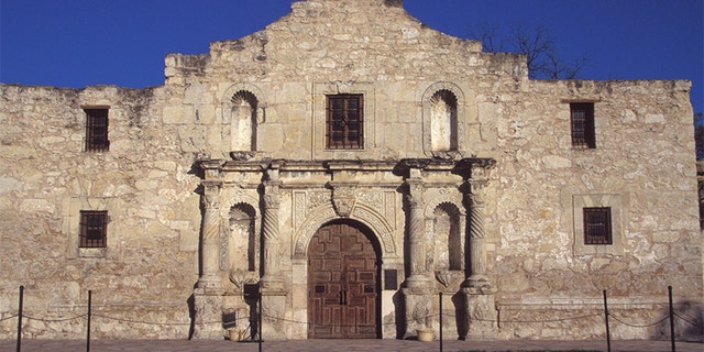 The social studies curriculum for 7th graders in Texas learning about the Alamo could reportedly face some new changes, at least one of which has drawn the ire of the state’s governor.