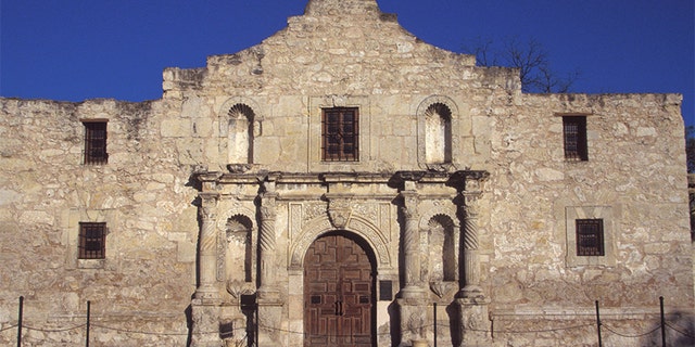 The social studies curriculum for 7th graders in Texas learning about the Alamo could reportedly face some new changes, at least one of which has drawn the ire of the state’s governor.