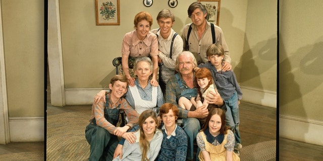 Set in rural Virginia during the Great Depression and World War II, the show follows the Walton family, consisting of John (Ralph Waite) and Olivia (Michael Learned), their seven children, and John's parents Zebulon "Zeb" Tyler (Will Greer) and Esther (Ellen Corby).