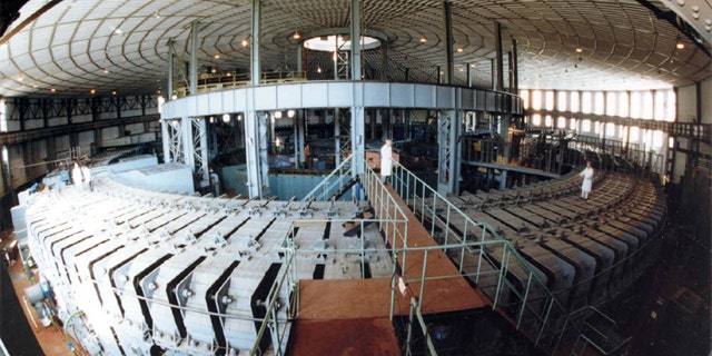 The synchrophasotron -- a 10 GeV proton and light nuclei accelerator