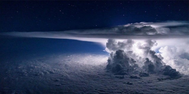 A thunderstorm over the Pacific Ocean south of Panama. (Photo: Santiago Borja, used with permission)
