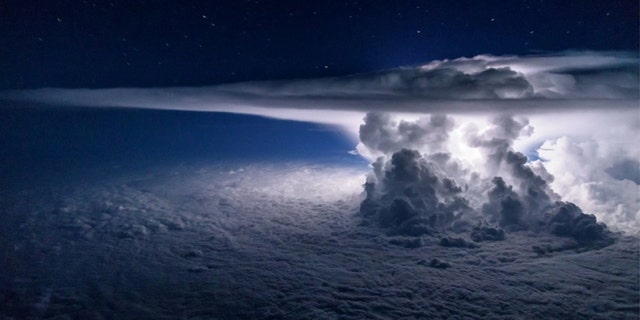 A thunderstorm over the Pacific Ocean south of Panama. (Photo: Santiago Borja, used with permission)