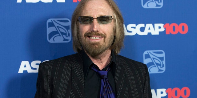 Musician Tom Petty poses at the 31st annual ASCAP Pop Music Awards in Hollywood, California, April 23, 2014. REUTERS/Mario Anzuoni (UNITED STATES - Tags: ENTERTAINMENT HEADSHOT) - GM1EA4O1B5W01