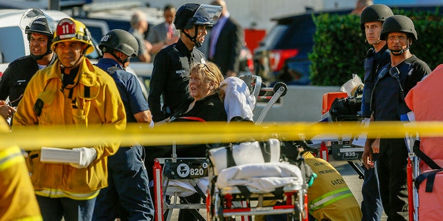 Hostages Freed After Trader Joes Standoff In La Suspect Surrenders