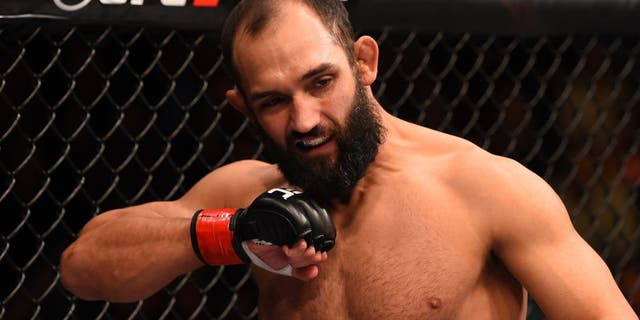 LAS VEGAS, NV - FEBRUARY 06: Johny Hendricks prepares to fight Stephen Thompson in their welterweight fight during the UFC Fight Night event at MGM Grand Garden Arena on February 6, 2016 in Las Vegas, Nevada. (Photo by Josh Hedges/Zuffa LLC/Zuffa LLC via Getty Images)