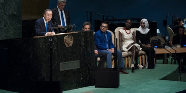 Secretary-General Ban Ki-moon accepts a 1.3 million signature-strong petition expressing solidarity with millions of refugees on Sept. 16, 2016. The #WithRefugees petition was launched on 19 June, World Refugee Day by the Office of the UN High Commissioner for Refugees (UNHCR).