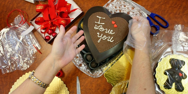 Chocolate gets eaten, flowers wither and cards are tossed into the bin, but a loving memory lasts a lifetime. So if you are on a budget, or feel that Valentine’s Day is just too commercialized, here are some thoughtful gift ideas that cost very little but will be priceless to your loved one.