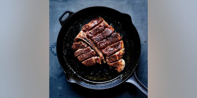 Cleaning the pan after cooking up a crusty steak is a cinch with the Ringer.