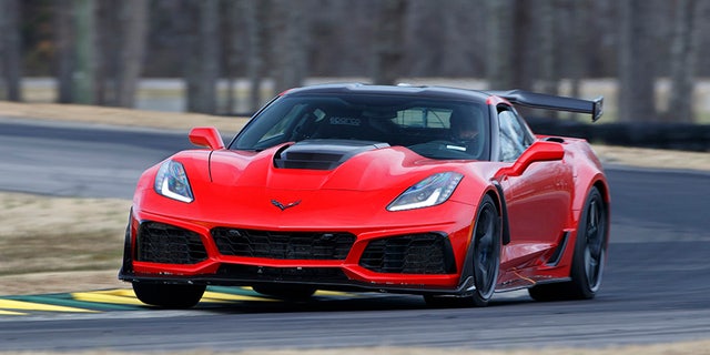 2019 Chevrolet Corvette ZR1 â VIR lap record holder on Grand Course West.