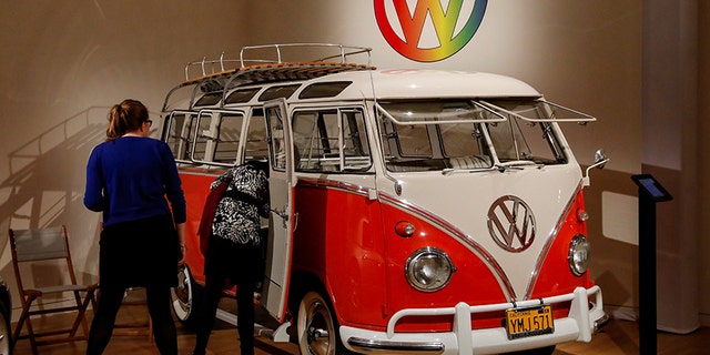 1960 VW Deluxe '23-Window' Microbus