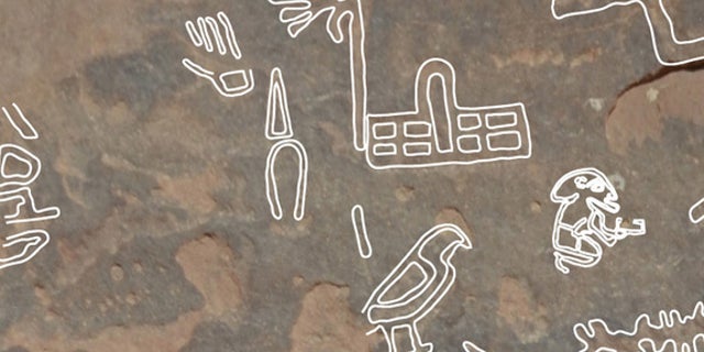 The hieroglyphic symbol at top, showing what looks like a rod with many arms beside a building, is the name for a queen called Neith-Hotep.
