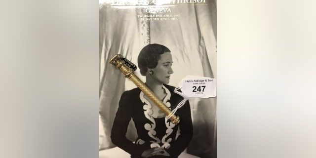 The gold hallmarked pencil holder that once belonged to Wallis Simpson (Henry Aldridge & Son)