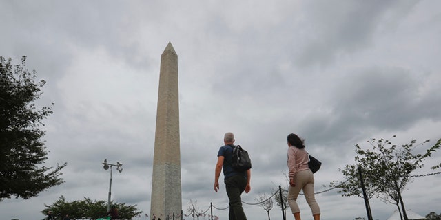 Washington Monument AP
