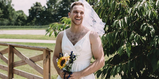 The best man had never worn a dress before, but was happy to in order to prank his best friend.