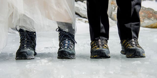 James Sissom and Ashley Schmeider hiked up Mount Everest for eight days for their wedding.