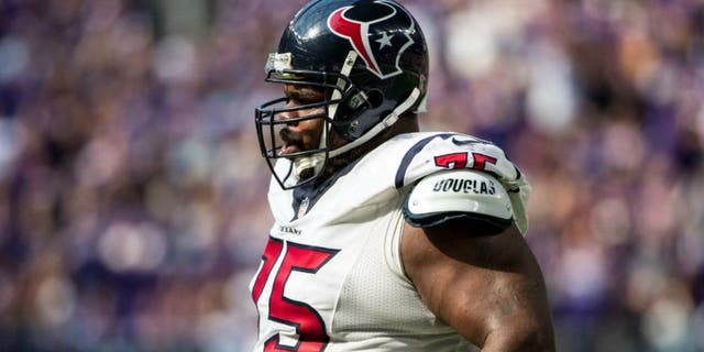 Oct 9, 2016; Minneapolis, MN, USA; Houston Texans defensive tackle Vince Wilfork (75) against the Minnesota Vikings at U.S. Bank Stadium. The Vikings defeated the Texans 31-13. Mandatory Credit: Brace Hemmelgarn-USA TODAY Sports