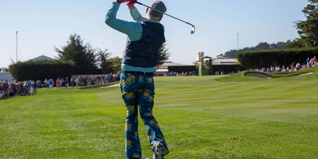 The print of Murray's pants was reportedly inspired by his mother, Lucille, and her favorite flower.