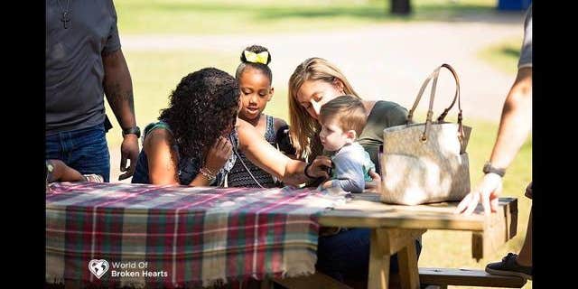 Alaiya's family listened to her heart inside Mason's chest.