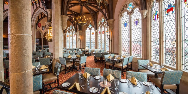 magic kingdom restaurants disney world