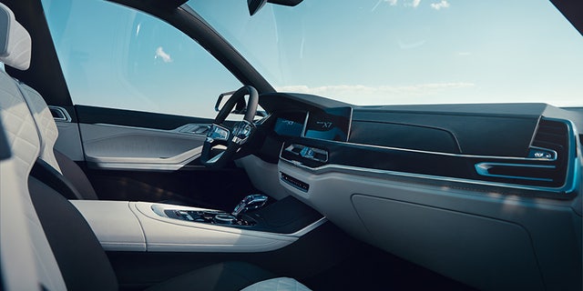 Bmw X7 Concept Previews New Full Size 3 Row Suv Fox News Instead Of Cramming The Cabin With Old World Features Designers Went Sleek Minimalist And High Tech Cool This Was Achieved Via Elementary Forms