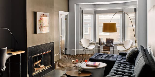 zeppelin living room